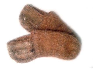 Вязанные лапти! Очень быстро и легко одеваются и снимаются.